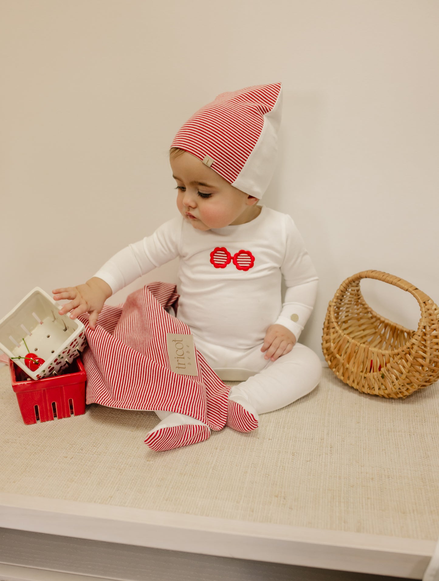 Sunglasses/ Anchor striped Footie & Hat