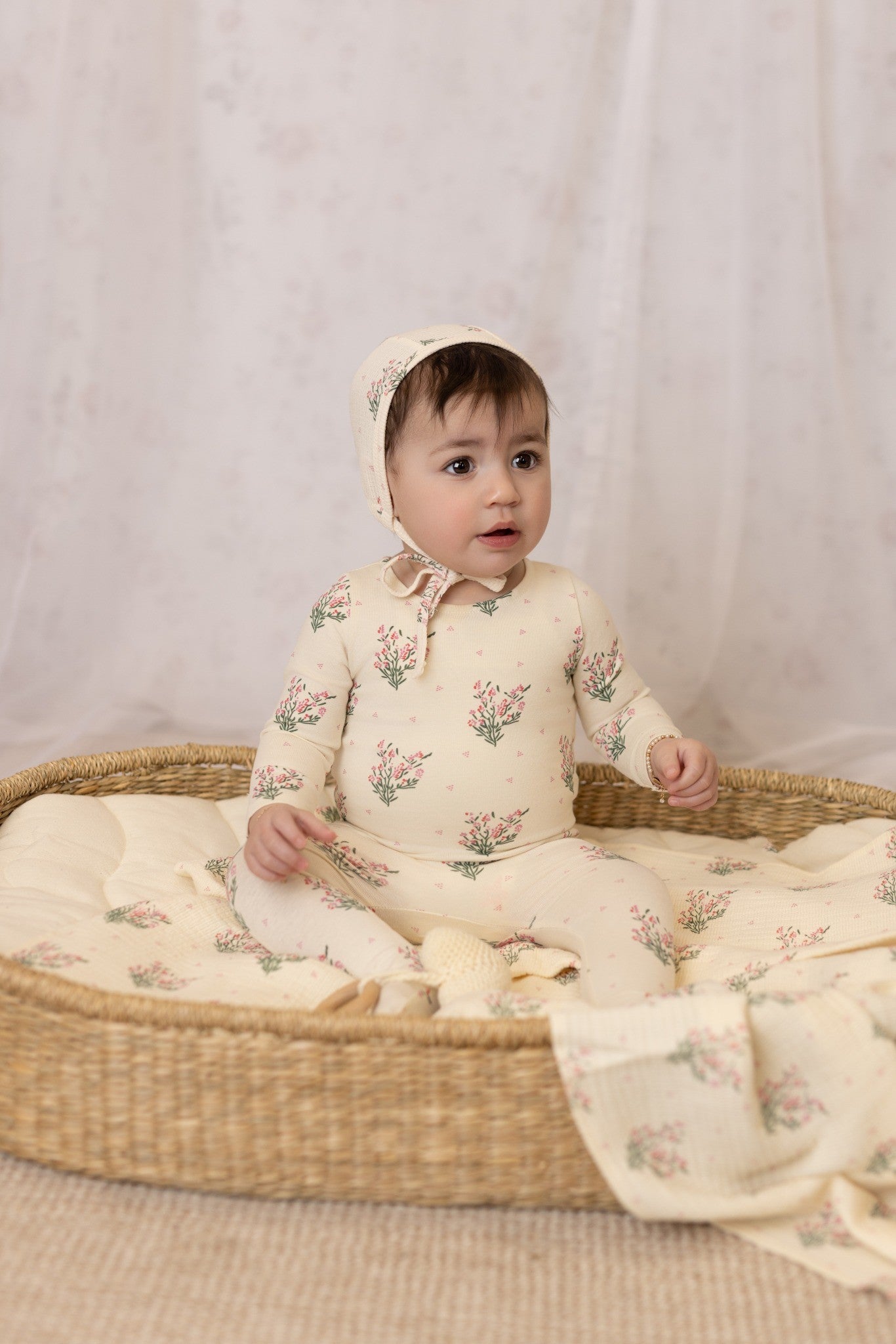 Scattered floral print baby footie in premium cotton-spandex, Tricot Bebe